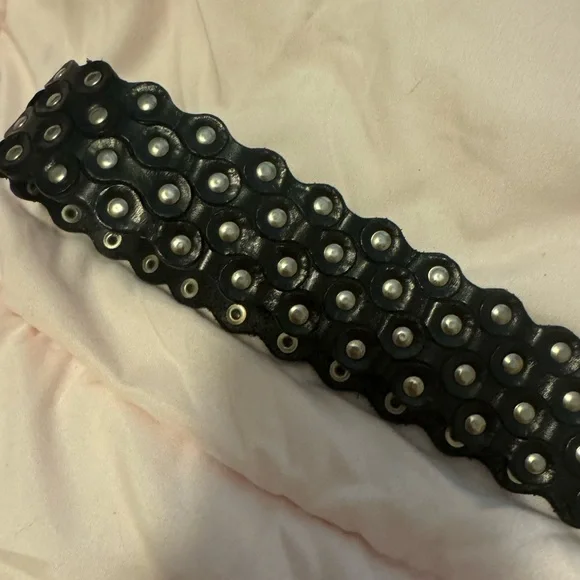 Suzi Roher Canada Leather Metal Rivet Belt Womens XL - Picture 3 of 7